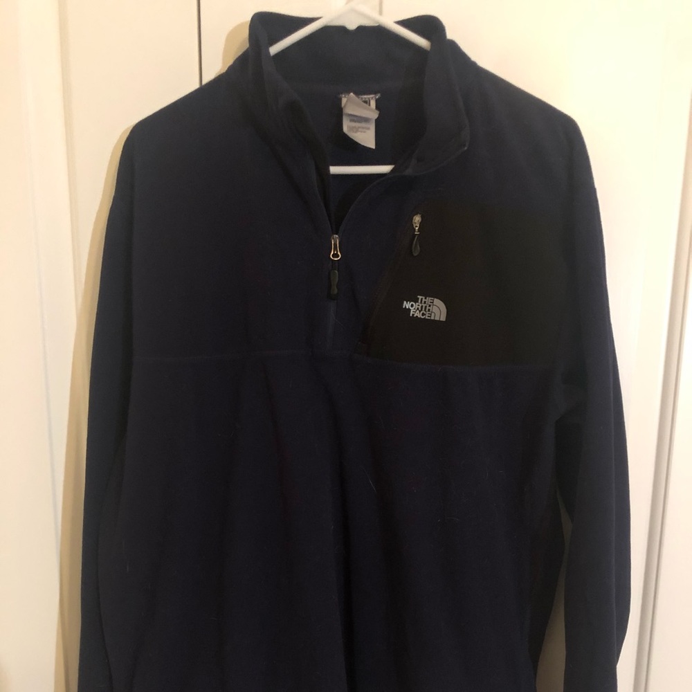 Fleece sweatshirt.